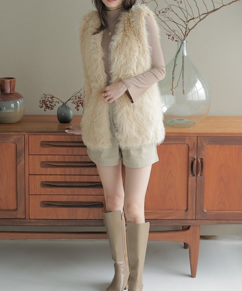 Doula Doula（ドゥーラドゥーラ）の「エコファーロングベスト（ベスト・レディース・チャコールグレー/ベージュ/ライトグレー/ブラウン・FREE）」の20枚目の写真