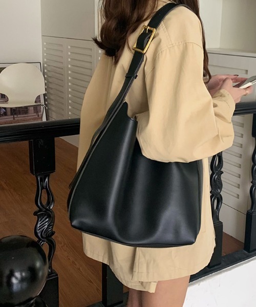 efill(エフィル)の「ベルト ショルダーバッグ(ショルダーバッグ・レディース・ブラック・FREE)」の3枚目の写真