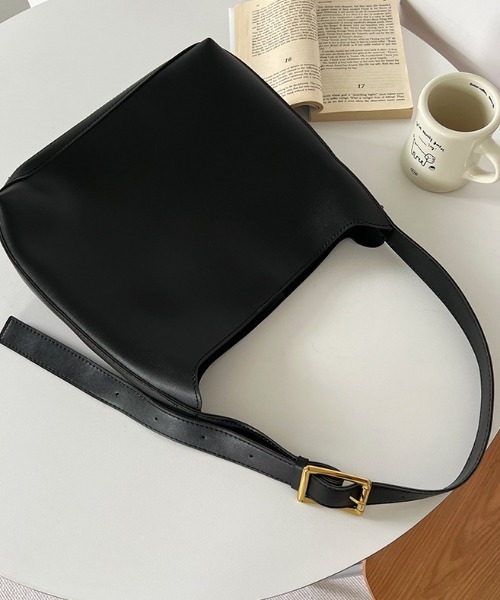 efill(エフィル)の「ベルト ショルダーバッグ(ショルダーバッグ・レディース・ブラック・FREE)」の2枚目の写真