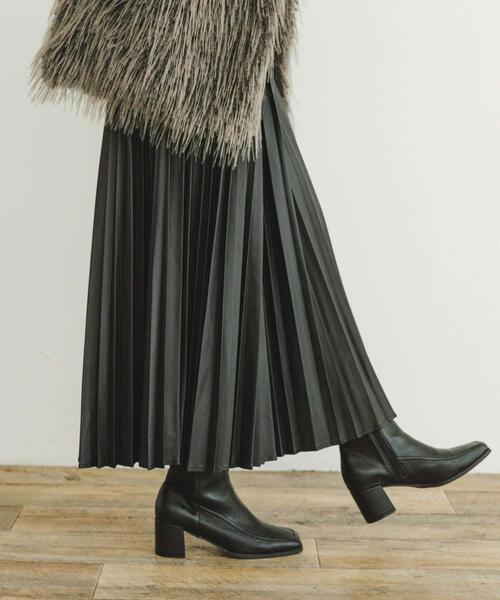 ITEMS URBANRESEARCH(アイテムズ アーバンリサーチ)の「フェイクレザープリーツスカート(スカート・レディース・ブラック/ブラウン・FREE)」の5枚目の写真