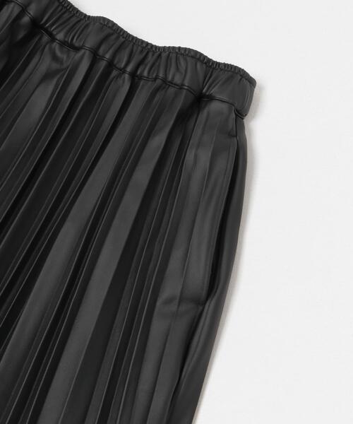 ITEMS URBANRESEARCH(アイテムズ アーバンリサーチ)の「フェイクレザープリーツスカート(スカート・レディース・ブラック/ブラウン・FREE)」の11枚目の写真
