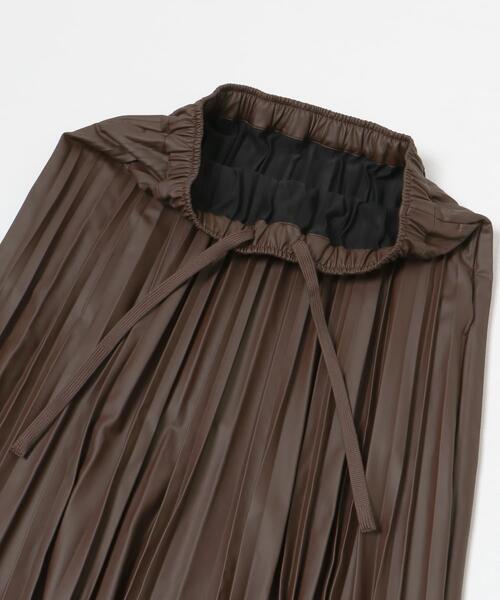 ITEMS URBANRESEARCH(アイテムズ アーバンリサーチ)の「フェイクレザープリーツスカート(スカート・レディース・ブラック/ブラウン・FREE)」の17枚目の写真