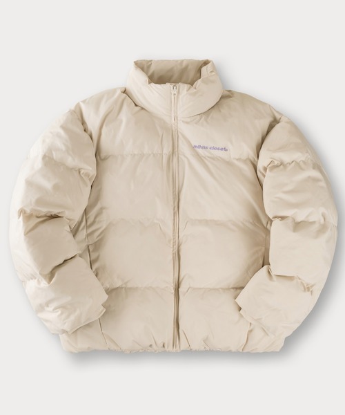 mihns closet(ミンズクローゼット)の「【76】【mihns closet/ミンズクローゼット】ワンポイントロゴ刺繍 無地 チェック柄 ボリューム ファイバー ダウンジャケット(ダウンジャケット/コート・レディース・ブラック/ブラック系その他/ブラウン/オフホワイト/セージグリーン/ブラック系/ホワイト系/ライトグリーン系/ブラック系1/ダークグリーン系・L/XL/M)」の3枚目の写真