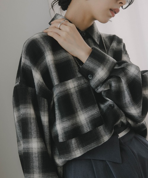 210nouve（トゥージュヌーブ）の「オンブレチェック オーバーサイズ シャツ（シャツ/ブラウス・レディース・ブラック/ホワイト/ベージュ/ブラウン/ブルー・FREE）」の7枚目の写真