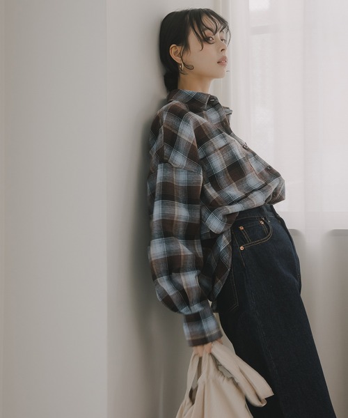 210nouve（トゥージュヌーブ）の「オンブレチェック オーバーサイズ シャツ（シャツ/ブラウス・レディース・ブラック/ホワイト/ベージュ/ブラウン/ブルー・FREE）」の11枚目の写真