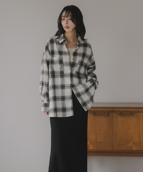210nouve（トゥージュヌーブ）の「オンブレチェック オーバーサイズ シャツ（シャツ/ブラウス・レディース・ブラック/ホワイト/ベージュ/ブラウン/ブルー・FREE）」の12枚目の写真
