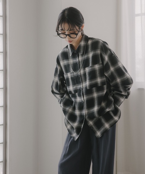 210nouve（トゥージュヌーブ）の「オンブレチェック オーバーサイズ シャツ（シャツ/ブラウス・レディース・ブラック/ホワイト/ベージュ/ブラウン/ブルー・FREE）」の22枚目の写真