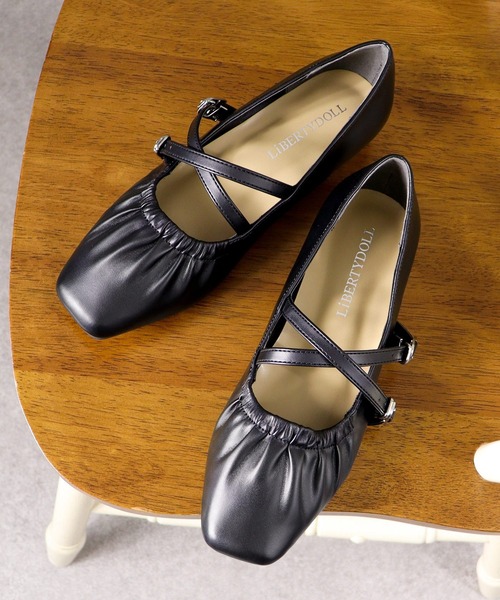 LibertyDoll（リバティードール）の「メリージェーン スクエアトゥギャザーバレエパンプス（バレエシューズ・レディース・アイボリー/シルバー/ブラック・LL/3L/SS/S/M/L）」の2枚目の写真