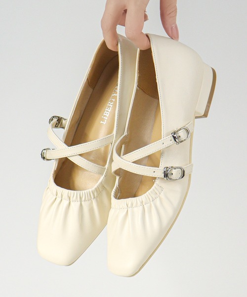 LibertyDoll（リバティードール）の「メリージェーン スクエアトゥギャザーバレエパンプス（バレエシューズ・レディース・アイボリー/シルバー/ブラック・LL/3L/SS/S/M/L）」の7枚目の写真