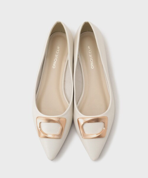 OPAQUE.CLIP（オペークドットクリップ）の「【抗菌防臭加工】ゴールドメタルポインテッドデザインパンプス（パンプス・レディース・オフホワイト/ブラック・02/03）」の6枚目の写真