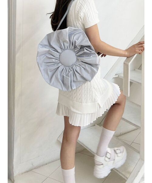 MERCURYDUO(マーキュリーデュオ)の「BIGフラワーBAG(ハンドバッグ・レディース・ライトブルー/ライム・FREE)」の2枚目の写真