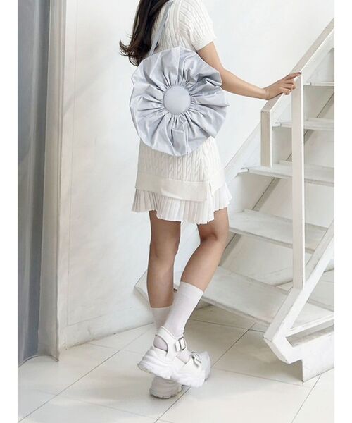 MERCURYDUO(マーキュリーデュオ)の「BIGフラワーBAG(ハンドバッグ・レディース・ライトブルー/ライム・FREE)」の7枚目の写真