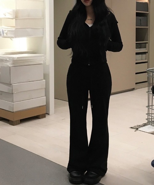 anyonemore（エニワンモア）の「クロップドリブニットジップパーカー（パーカー・レディース・ブラック・FREE）」の5枚目の写真