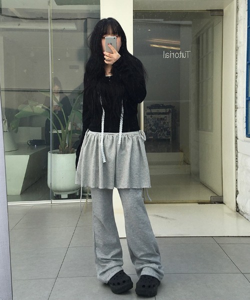 anyonemore（エニワンモア）の「クロップドリブニットジップパーカー（パーカー・レディース・ブラック・FREE）」の11枚目の写真