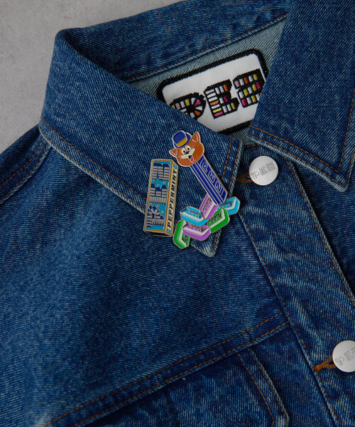 PEZ×ear ピンバッジ付きデニムジャケット