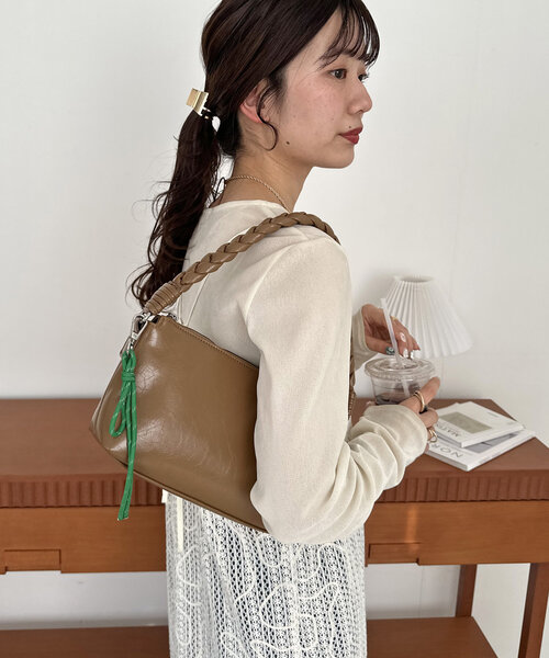 DISCOAT（ディスコート）の「メッシュハンドルミニホーボーバッグ（ショルダーバッグ・レディース・シルバー/キャメル/ブラック・FREE）」の3枚目の写真