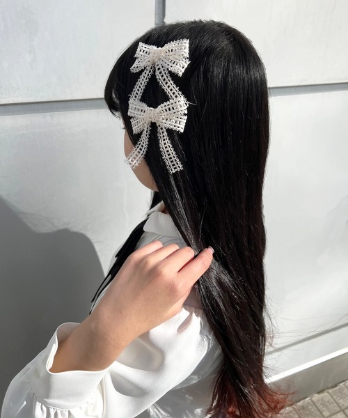 F i.n.t(フィント)の「レースリボンヘアクリップセット/fint フィント(バレッタ/ヘアクリップ・レディース・ブルーグレー/オフホワイト・FREE)」の1枚目の写真