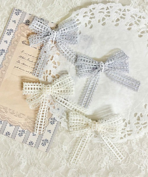 F i.n.t(フィント)の「レースリボンヘアクリップセット/fint フィント(バレッタ/ヘアクリップ・レディース・ブルーグレー/オフホワイト・FREE)」の9枚目の写真