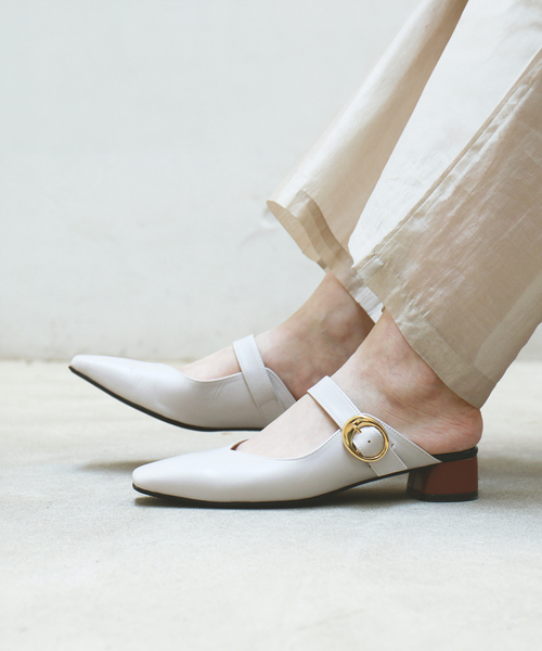 Au BANNISTER(オゥバニスター)の「メリージェーンミュールパンプス(サンダル・レディース・イエロー/ブラック/アイボリー/その他/ピンクゴールド・37/38/36/39/35)」の6枚目の写真