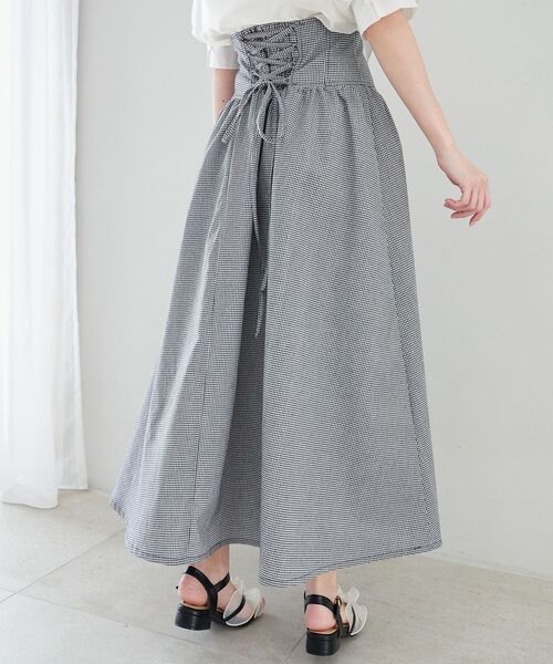 MAJESTIC LEGON(マジェスティックレゴン)の「ハイウエストバックレースアップスカート(スカート・レディース・ブラック/ホワイト系その他/ブラック系その他・SMALL/MEDIUM)」の14枚目の写真