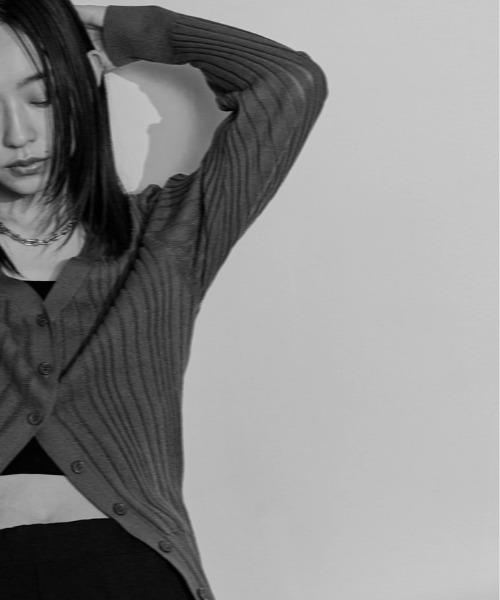 W:Huku（フーク）の「接触冷感 シアー リブニット カーディガン（カーディガン/ボレロ・レディース・チャコール/オフホワイト/ブラック・FREE）」の10枚目の写真