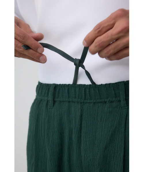 AZUL by moussy(アズールバイマウジー)の「楊柳イージースラックス(スラックス・メンズ・ブラック/カーキ/グレー・MEDIUM/LARGE)」の5枚目の写真