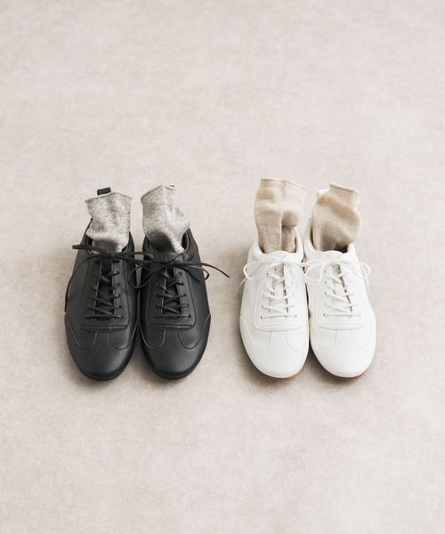 URBAN RESEARCH DOORS（アーバンリサーチドアーズ）の「ライトウェイトレースアップシューズ（その他シューズ・レディース・ブラック/ホワイト・37/36/38）」の4枚目の写真