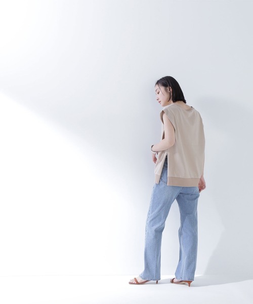 NATURAL BEAUTY BASIC(ナチュラルビューティーベーシック)の「◇サイドスリットスムーストップス(Tシャツ/カットソー・レディース・ベージュ/オフホワイト/チャコールグレー・FREE)」の16枚目の写真