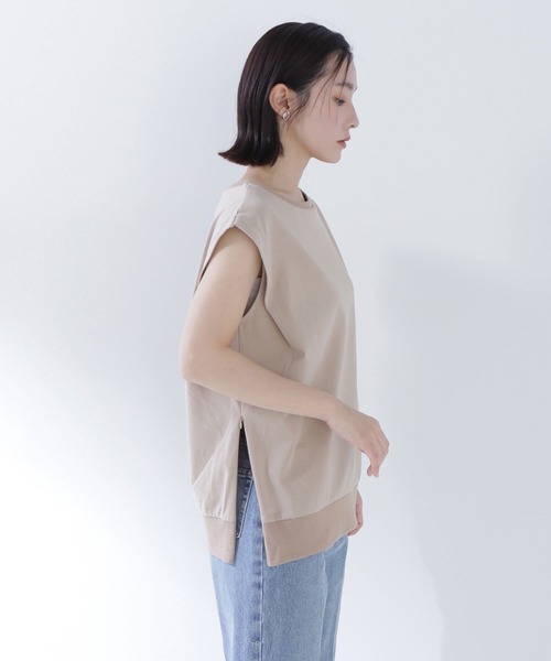 NATURAL BEAUTY BASIC(ナチュラルビューティーベーシック)の「◇サイドスリットスムーストップス(Tシャツ/カットソー・レディース・ベージュ/オフホワイト/チャコールグレー・FREE)」の14枚目の写真