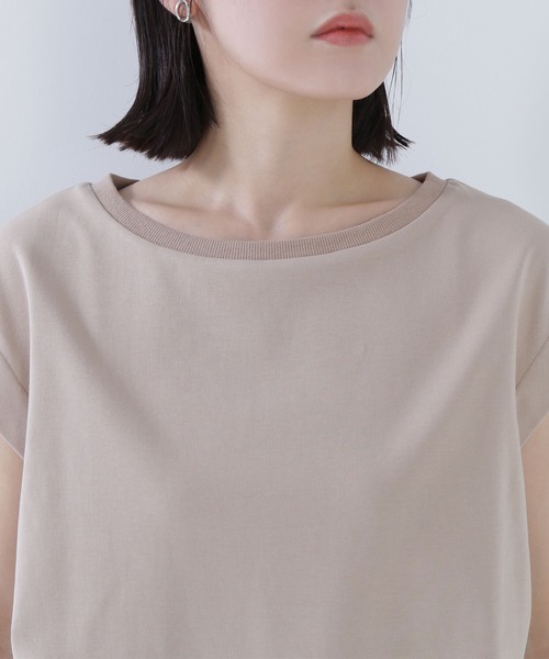 NATURAL BEAUTY BASIC(ナチュラルビューティーベーシック)の「◇サイドスリットスムーストップス(Tシャツ/カットソー・レディース・ベージュ/オフホワイト/チャコールグレー・FREE)」の11枚目の写真