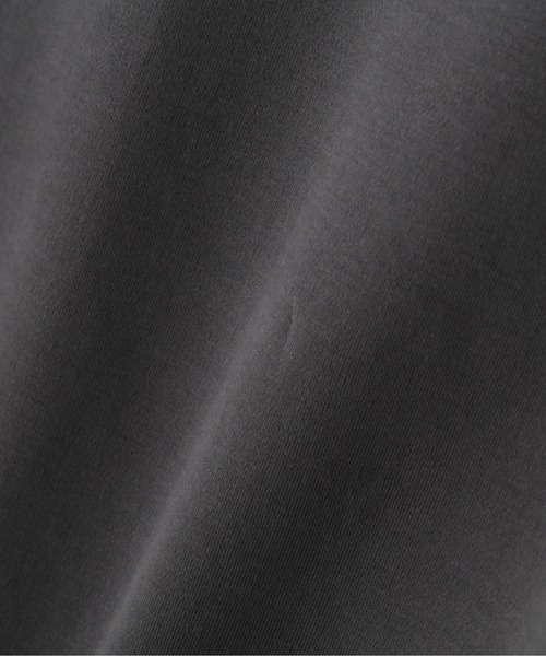 NATURAL BEAUTY BASIC(ナチュラルビューティーベーシック)の「◇サイドスリットスムーストップス(Tシャツ/カットソー・レディース・ベージュ/オフホワイト/チャコールグレー・FREE)」の6枚目の写真