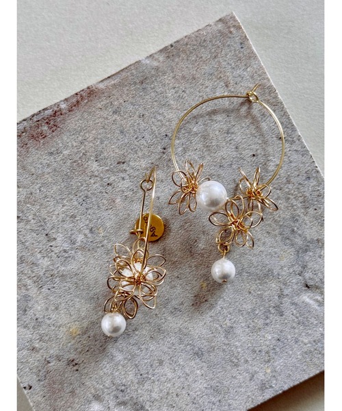 tone(トーン)の「【Agaro】No.452 サージカルステンレス フープピアス フラワー 花(MA)(ピアス(両耳用)・レディース・ゴールド・FREE)」の4枚目の写真