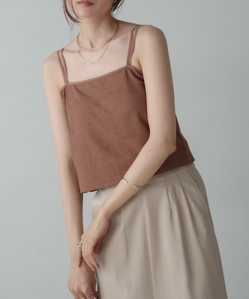 Bab（バブ）の「【S・Mサイズ展開】カップ付キショート丈ジャガードキャミソール（キャミソール・レディース・アイボリー/ブラウン/ブラック・MEDIUM/SMALL）」の7枚目の写真