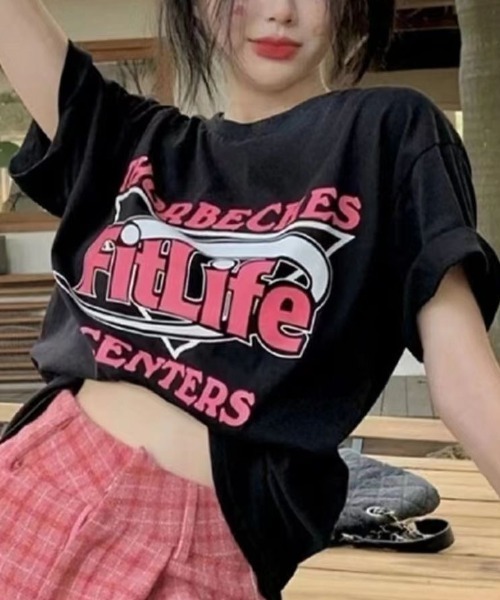 SHEENA(シーナ)の「Fit LifeロゴプリントルーズTシャツ(Tシャツ/カットソー・レディース・ブラック/レッド・M)」の3枚目の写真