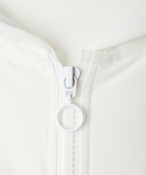 Amourire girl（アムリールガール）の「タイダイスリーブ 切替ジップアップパーカー（UV対策/紫外線対策）（パーカー・キッズ・ブラック/オフホワイト・130cm/140cm/150cm/160cm）」の4枚目の写真