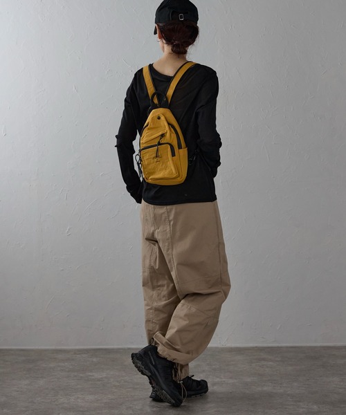 &MARKS(アンドマークス)の「N3【2WAY】ナイロンミニリュック(バックパック/リュック・レディース・ブラック/カーキ/ライトブルー/チャコールグレー/イエロー・FREE)」の6枚目の写真