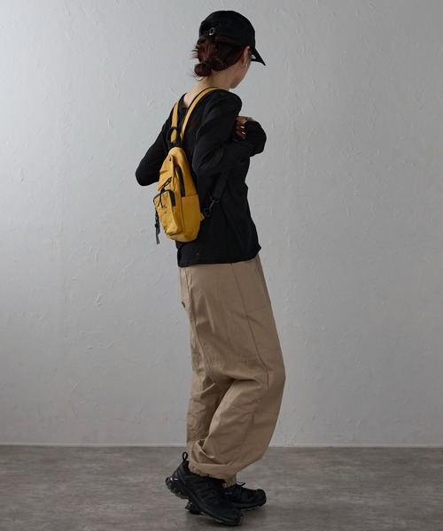 &MARKS(アンドマークス)の「N3【2WAY】ナイロンミニリュック(バックパック/リュック・レディース・ブラック/カーキ/ライトブルー/チャコールグレー/イエロー・FREE)」の7枚目の写真