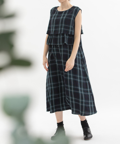 nop de nod(ノップドゥノッド)の「リネンレーヨンラッフル2wayノースリーブワンピース(ワンピース・レディース・ブラック/スミクロ/ネイビー・M)」の3枚目の写真