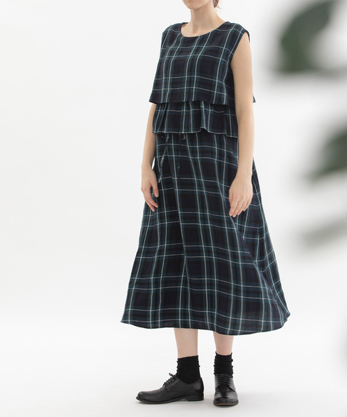 nop de nod(ノップドゥノッド)の「リネンレーヨンラッフル2wayノースリーブワンピース(ワンピース・レディース・ブラック/スミクロ/ネイビー・M)」の6枚目の写真