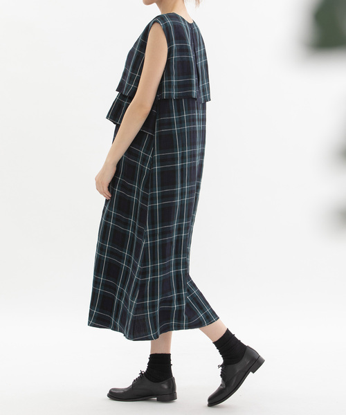 nop de nod(ノップドゥノッド)の「リネンレーヨンラッフル2wayノースリーブワンピース(ワンピース・レディース・ブラック/スミクロ/ネイビー・M)」の7枚目の写真