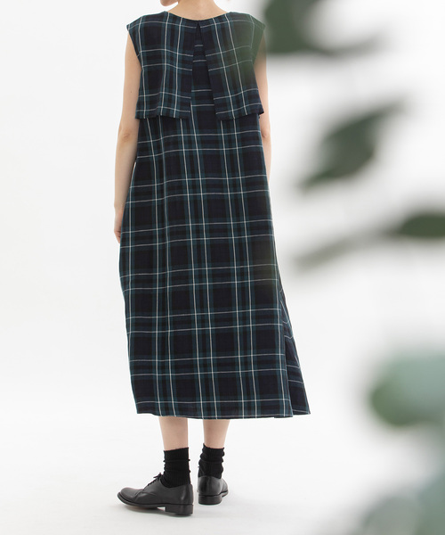 nop de nod(ノップドゥノッド)の「リネンレーヨンラッフル2wayノースリーブワンピース(ワンピース・レディース・ブラック/スミクロ/ネイビー・M)」の8枚目の写真