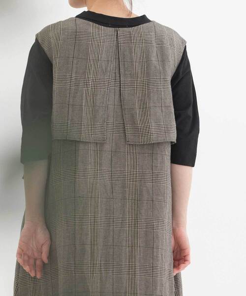 nop de nod(ノップドゥノッド)の「リネンレーヨンラッフル2wayノースリーブワンピース(ワンピース・レディース・ブラック/スミクロ/ネイビー・M)」の22枚目の写真