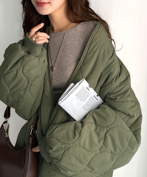 Java（ジャバ）の「《JaVaジャバコラボ》軽やかでこなれ感漂う万能アウター♪サイドファスナーキルティングジャケット（ノーカラージャケット・レディース・カーキブラウン/ブラック/アイボリー/カーキ・LARGE/MEDIUM/SMALL/X-LARGE）」の6枚目の写真