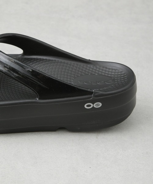 【OOFOS 】10 Corso Como コラボ Original サンダル 黒 希少モデ Oofos x 10 Corso Como】 Flip Flop Black ユニセックス 人気