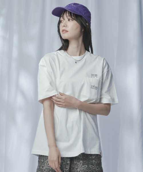 Manhattan Portage（マンハッタンポーテージ）の「S/S Print T-Shirt（Tシャツ/カットソー・メンズ・ホワイト/ブラック/ベージュ/ライトパープル・MEDIUM/SMALL/X-LARGE/LARGE）」の5枚目の写真