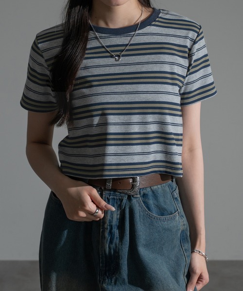 apres jour mignon(アプレジュールミニョン)の「クロップド丈Tシャツ【ZOZOTOWN限定アイテム】(Tシャツ/カットソー・レディース・ブルー系その他/グレー系その他/ピンク系その他/オフホワイト/ブラック/ライトブルー/ライトイエロー・フリー/X-LARGE)」の3枚目の写真