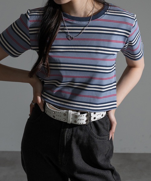 apres jour mignon(アプレジュールミニョン)の「クロップド丈Tシャツ【ZOZOTOWN限定アイテム】(Tシャツ/カットソー・レディース・ブルー系その他/グレー系その他/ピンク系その他/オフホワイト/ブラック/ライトブルー/ライトイエロー・フリー/X-LARGE)」の5枚目の写真