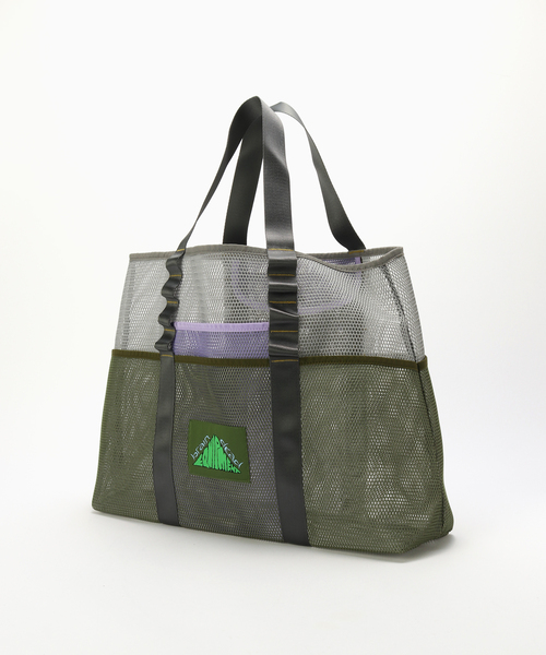 BRAIN DEAD（ブレインデット）の「BRAIN DEAD / ブレインデッド EQUIPMENT MESH TOTE（トートバッグ・メンズ・ブラック/ホワイト・FREE）」の2枚目の写真