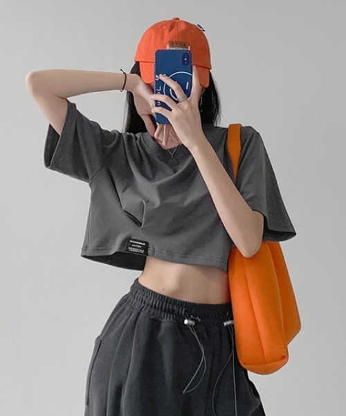 SHEPP(シープ)の「ワイドショートピスネーム半袖トップス(Tシャツ/カットソー・レディース・ブルー/ブラック/ホワイト/チャコール・F)」の3枚目の写真