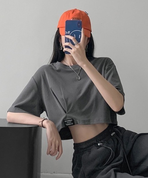 SHEPP(シープ)の「ワイドショートピスネーム半袖トップス(Tシャツ/カットソー・レディース・ブルー/ブラック/ホワイト/チャコール・F)」の6枚目の写真